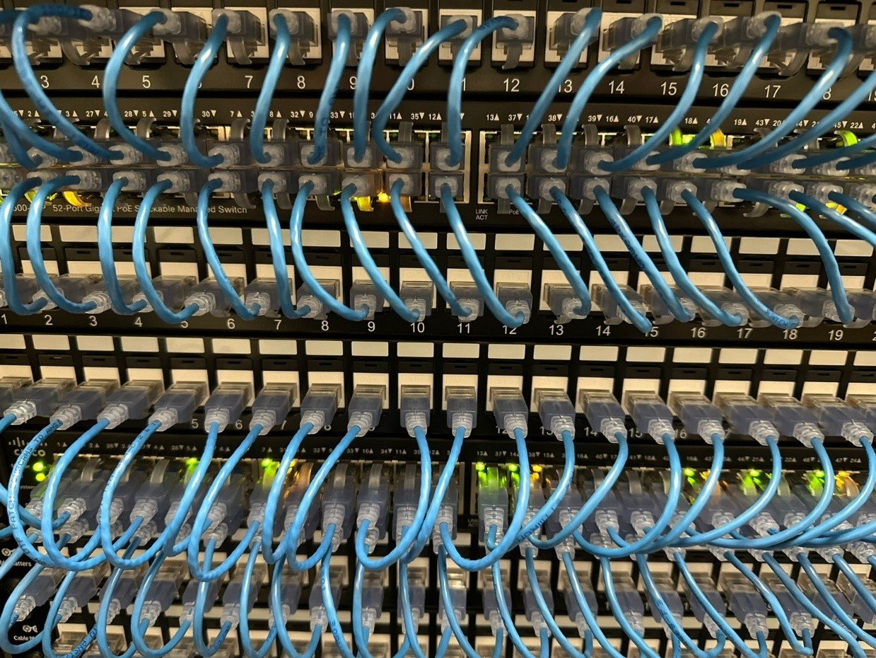 Structured cabling and patch panels dressed in a data center rack